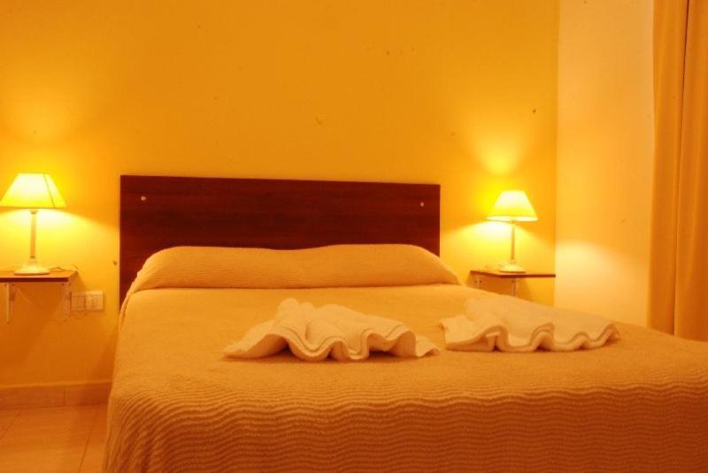 Brisas Del Lago Apartamentos Colón Dış mekan fotoğraf