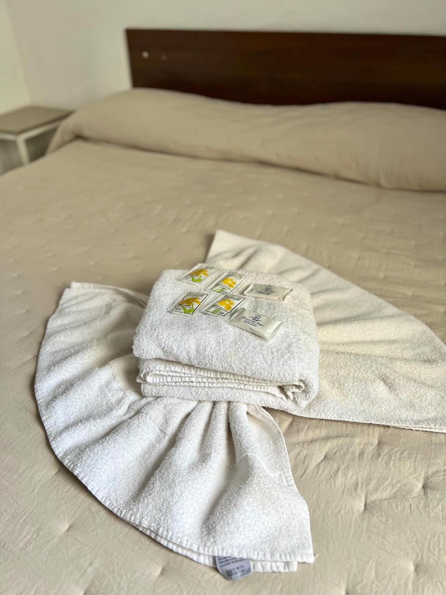 Brisas Del Lago Apartamentos Colón Dış mekan fotoğraf